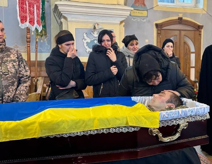 У Копинівцях Івановецької громади провели в останню дорогу полеглого Героя Михайла Росула (ФОТО)