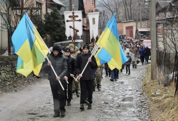 У Рахові попрощалися з полеглим захисником Романом Варцабою (ФОТО)