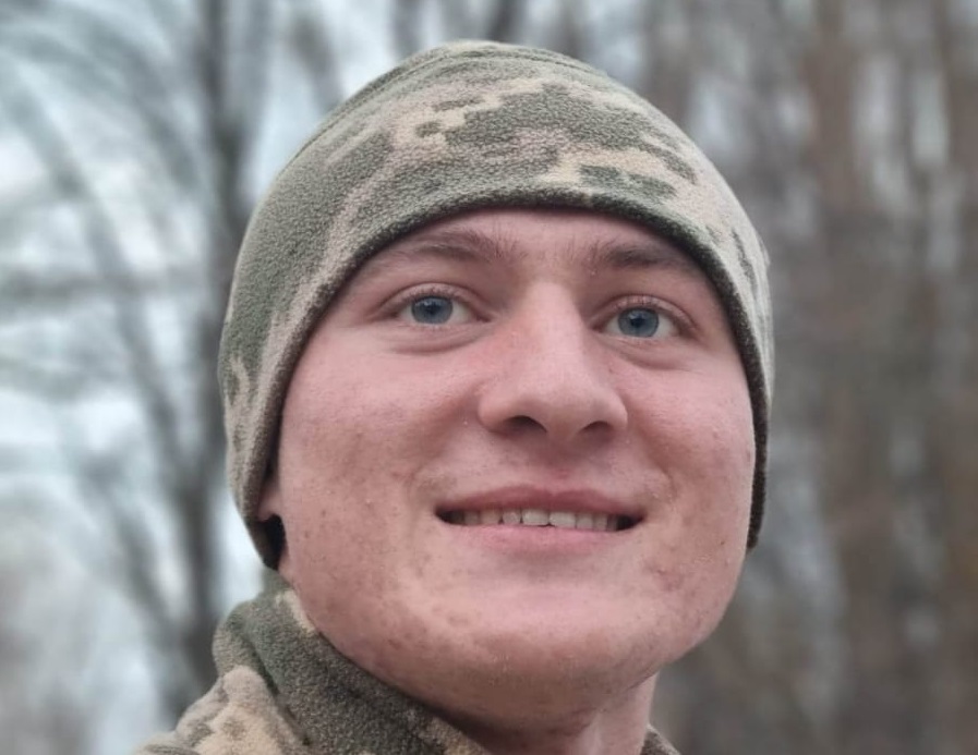 На Тячівщині сьогодні зустрічали полеглого прикордонника Євгена Шмадченка (ФОТО)