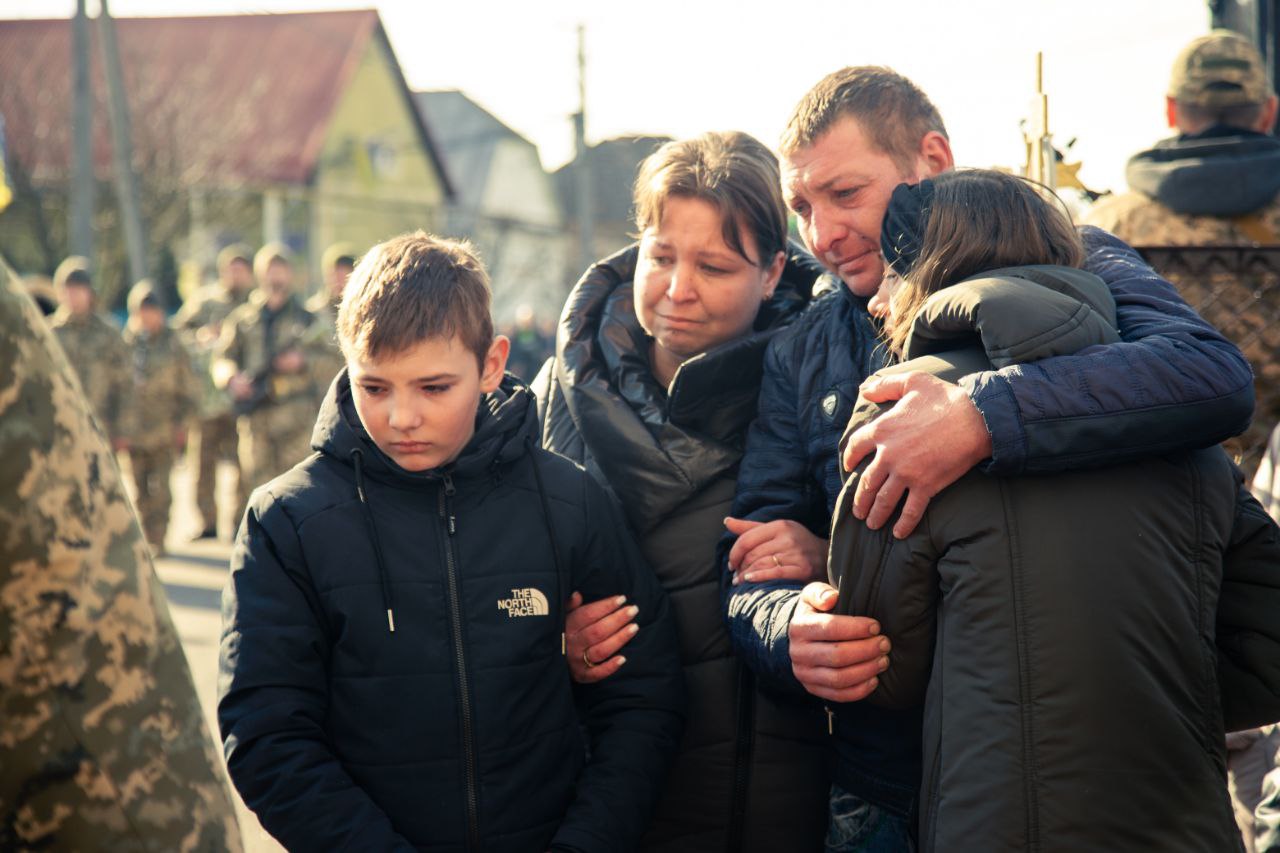 У Павшині Мукачівської громади попрощалися з 35-річним Героєм Вільгельмом Голковичем (ФОТО)
