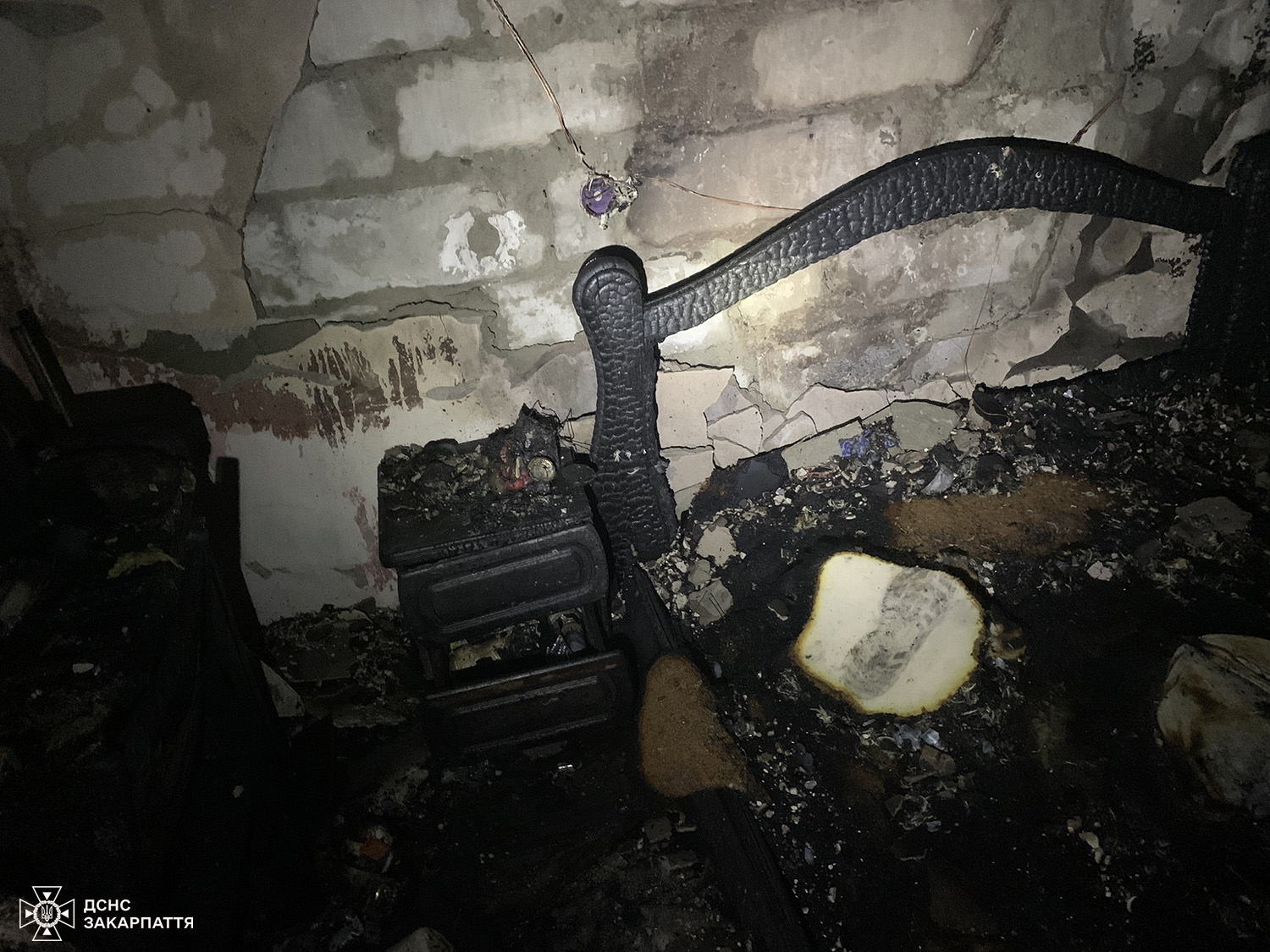 У приужгородському Минаї горів будинок (ФОТО)