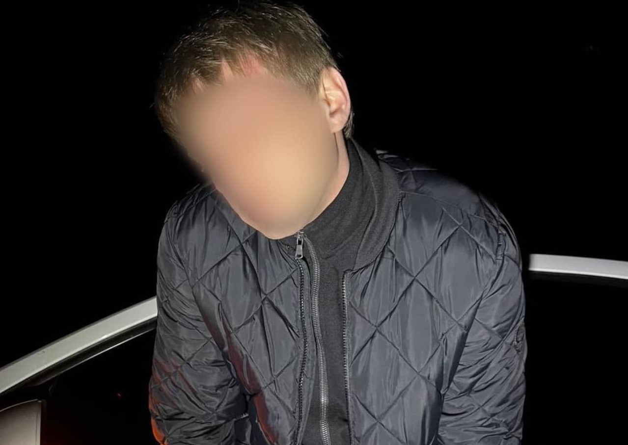 "Мерседес Спрінтер" неподалік села Карпати на Мукачівщині "перекинув" п'яний водій попутної "Шкоди Октавія" (ФОТО, ВІДЕО)