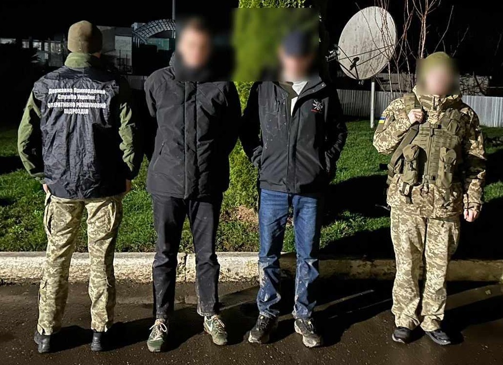 Ґумовий човен і обіцянки переправити до Угорщини коштували прикарпатцеві та криворіжцеві по $5 тис. з кожного (ФОТО)