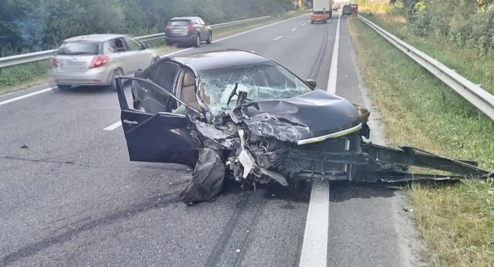 Доцент із Ужгорода уник покарання за важку потрійну ДТП з нардепом від "Слуги народу" на Львівщині (ФОТО)