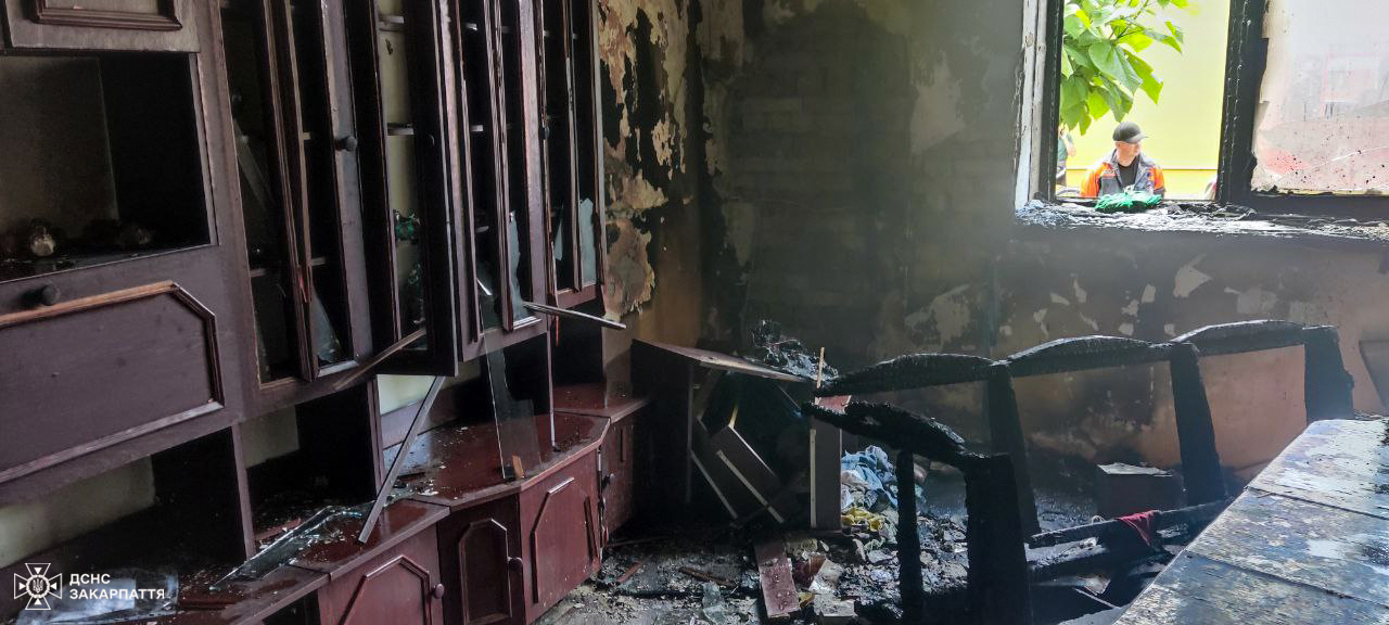 У Королеві сусід врятував з пожежі в будинку неходячу 61-річну господиню та її 4-річного онука (ФОТО)