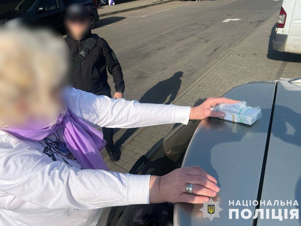 Справу раніше судимої уродженки Рівненщини, яка за $25 тис. продала в Мукачеві 2,5 кг ртуті, передали до суду