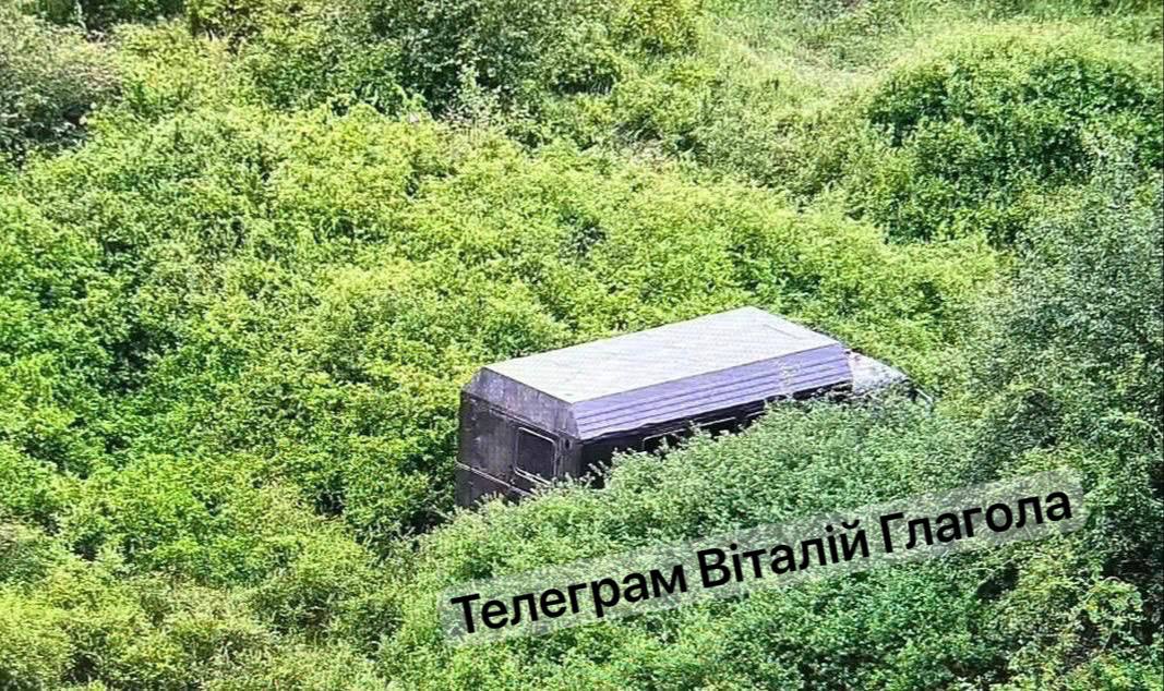 На Закарпатті вантажівка з 32 "ухилянтами" прорвала державний кордон в угорщину (ФОТО)