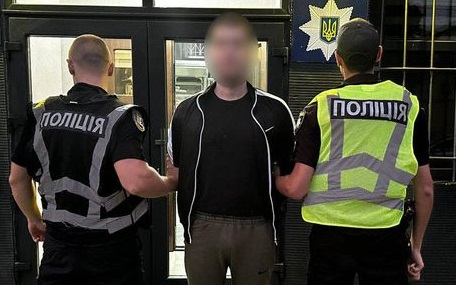 П'яний житель Баркасова на Берегівщині вдарив свою співмешканку ножем в голову (ФОТО)