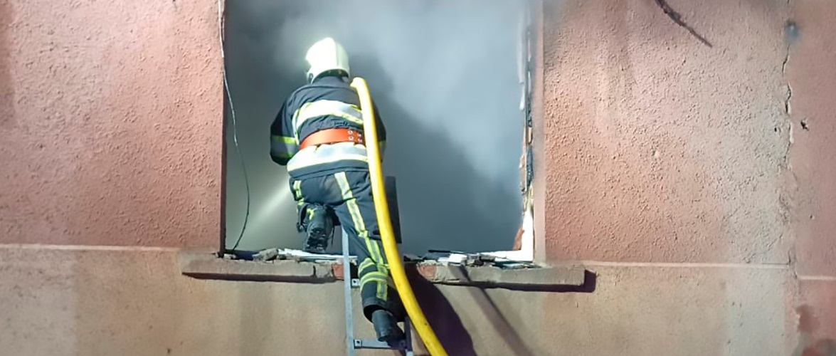 У Мукачеві згоріла двокімнатна квартира (ФОТО)