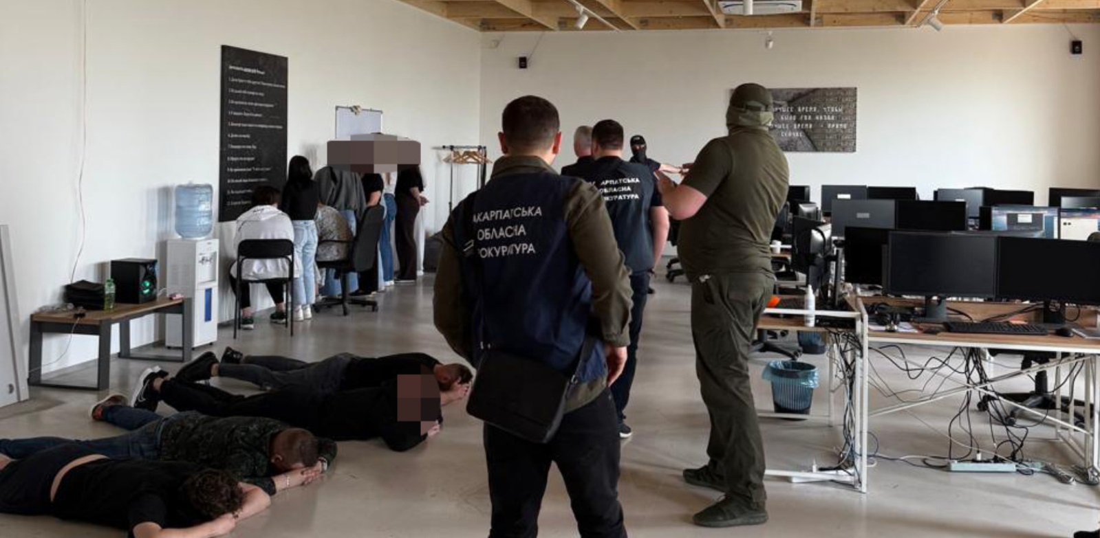 В Ужгороді судитимуть організаторів і працівників кол-центру, який ошукував громадян Чехії на інвестиціях (ФОТО)