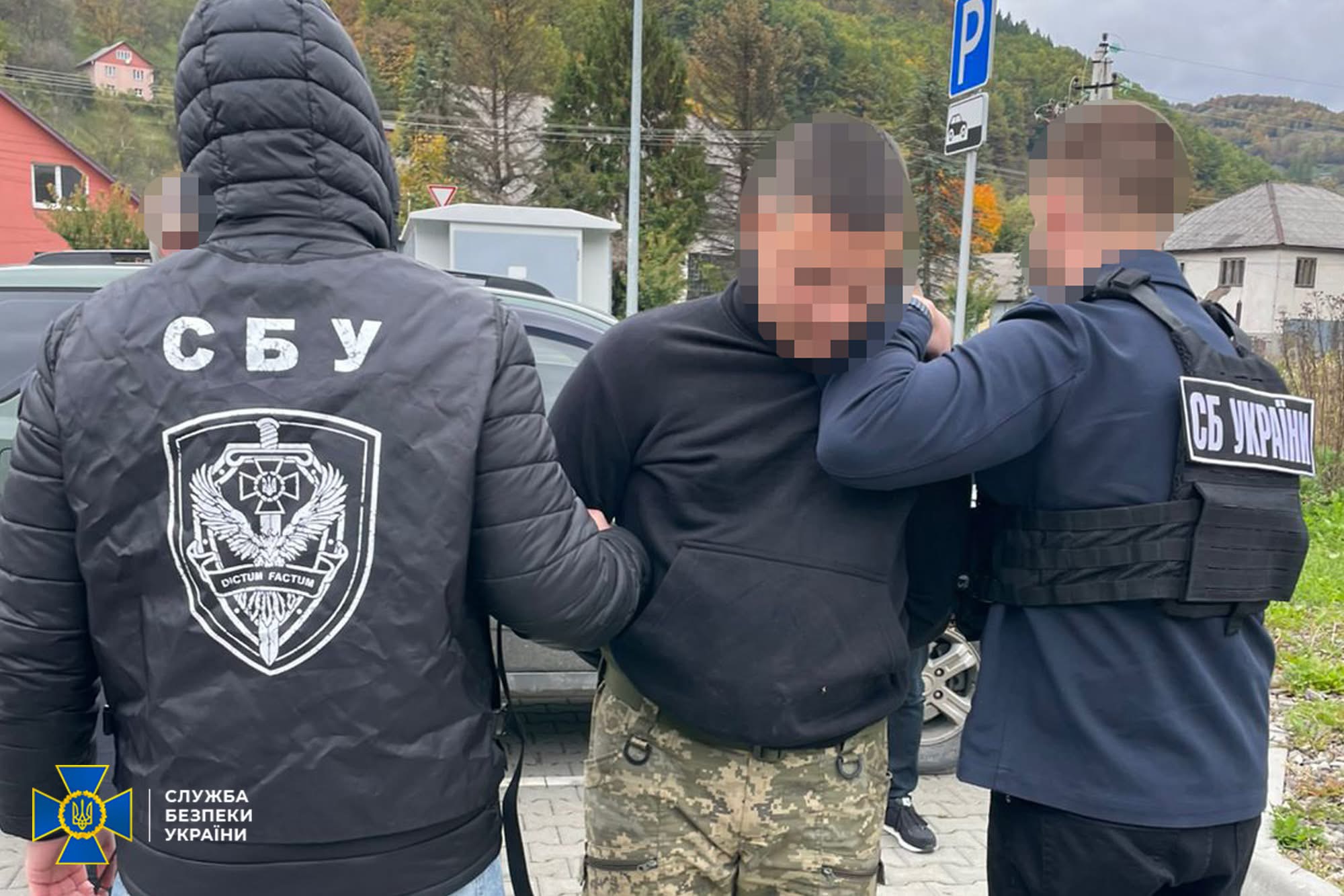На Закарпатті затримали прикордонника, який за $4 тис. переправляв ухилянтів за кордон (ФОТО)
