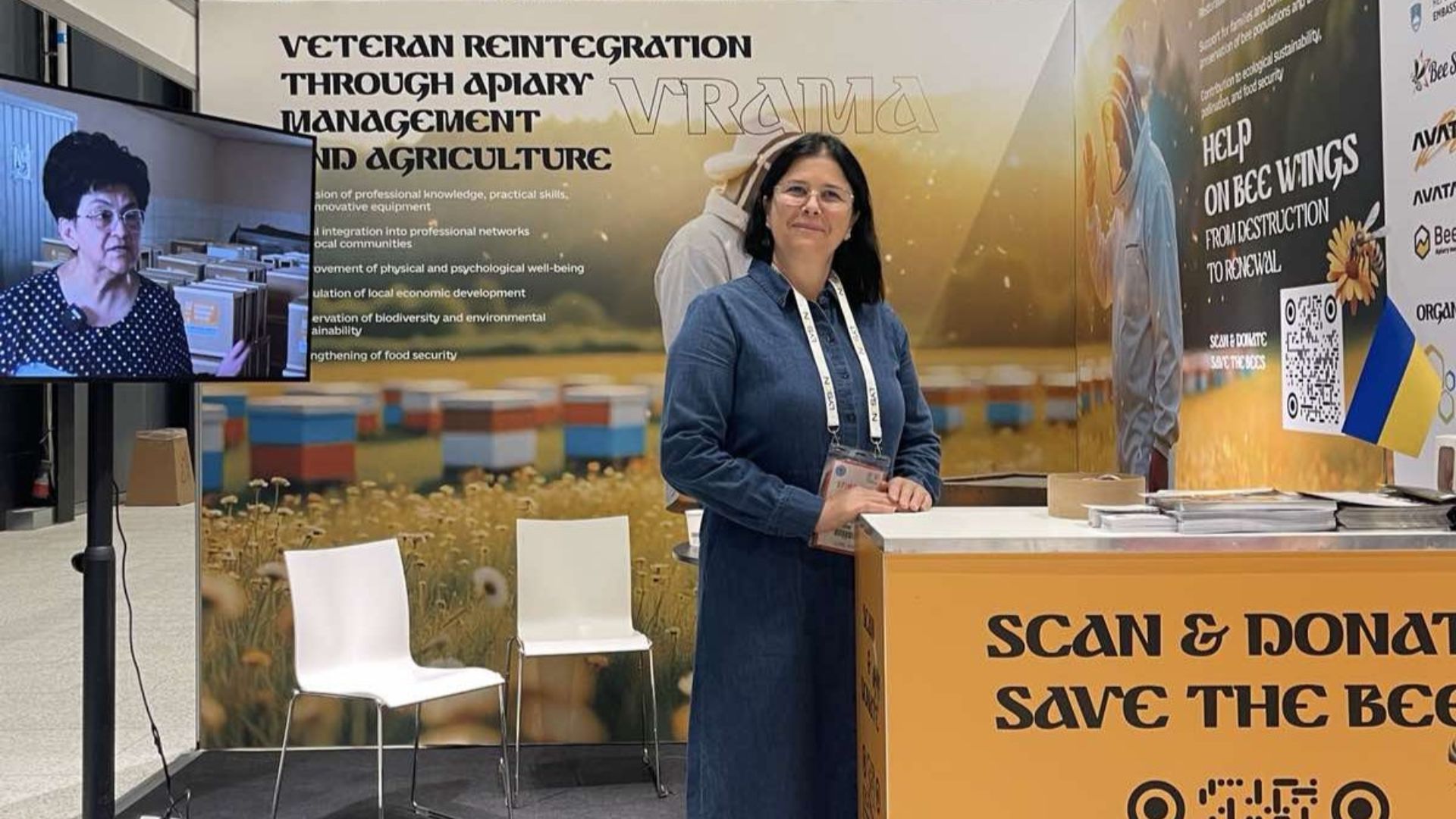 Закарпатка представила Україну на Всесвітньому конгресі бджолярів у Данії (ФОТО)