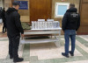 У Чопі пасажиркам "сповільненого" потягу, що прямував в угорщину, через вікно закинули 1120 пачок сигарет (ФОТО)
