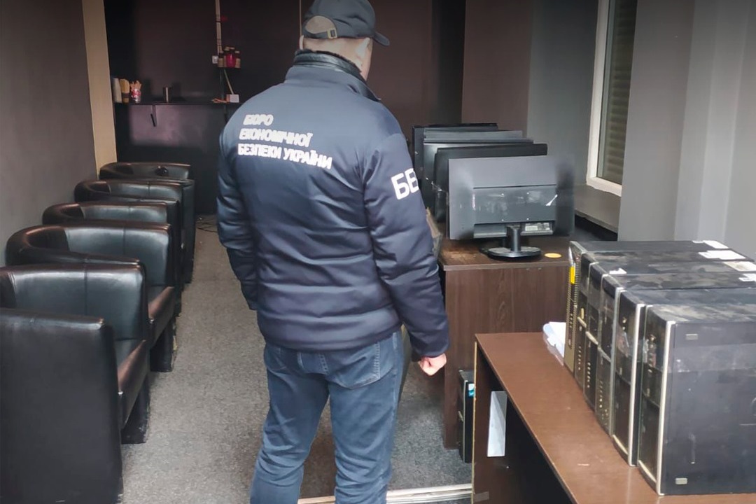 В Ужгороді адміністраторці підпільного казино присудили 500 тис. грн штрафу