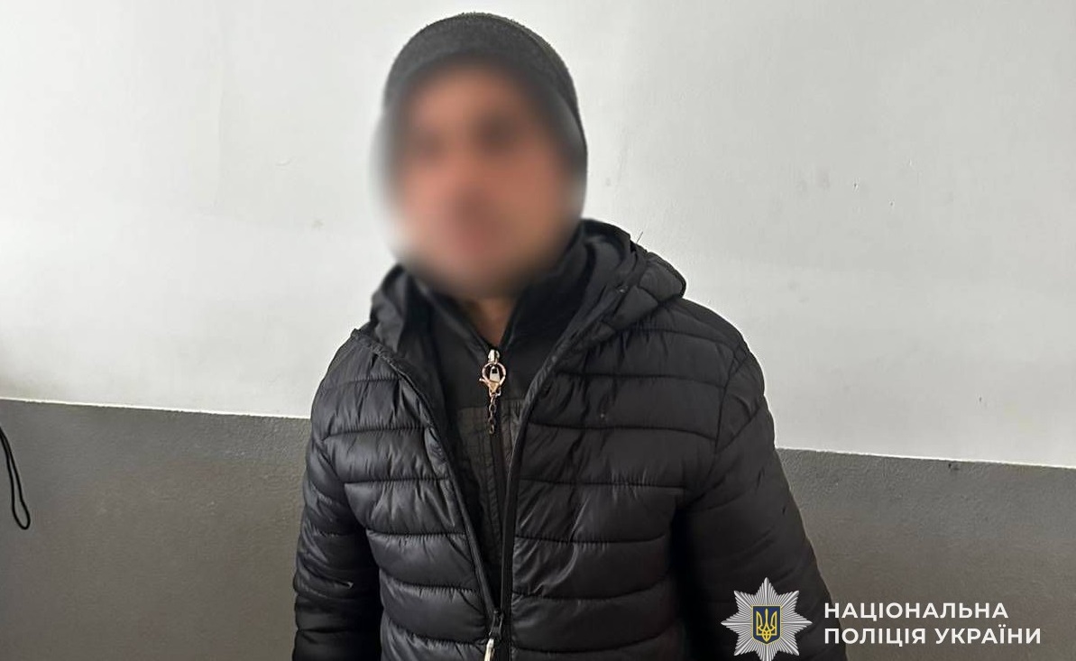 У Виноградові чоловік обікрав пацієнтку лікарні під час відвідувань (ФОТО)