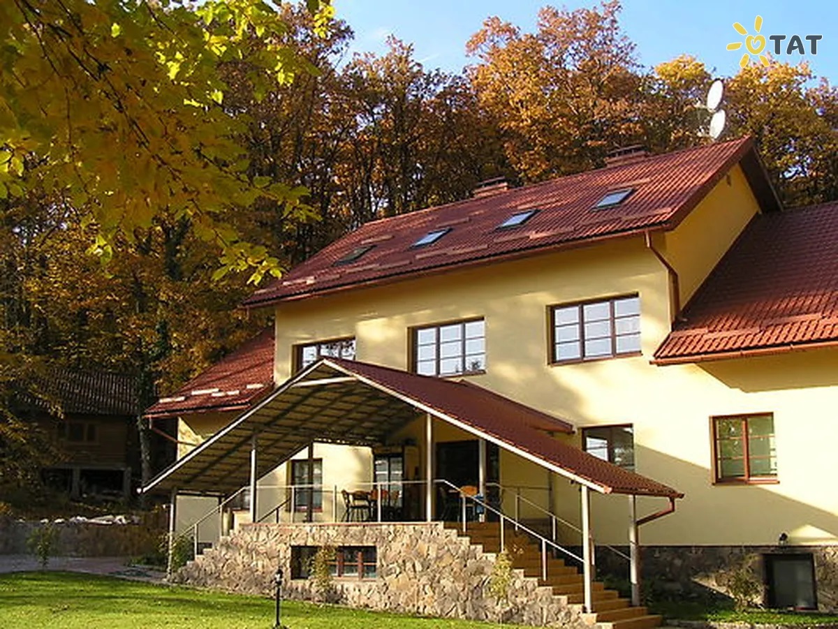 ДБР розслідує незаконність використання мисливським клубом Шуфрича 10 га землі з озером у "Дубках"