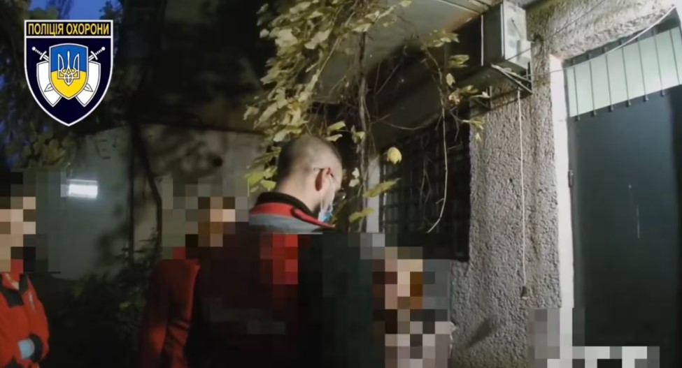 На Закарпатті поліцейські врятували 23-річну дівчину, яка намагалася вчинити самогубство (ФОТО)