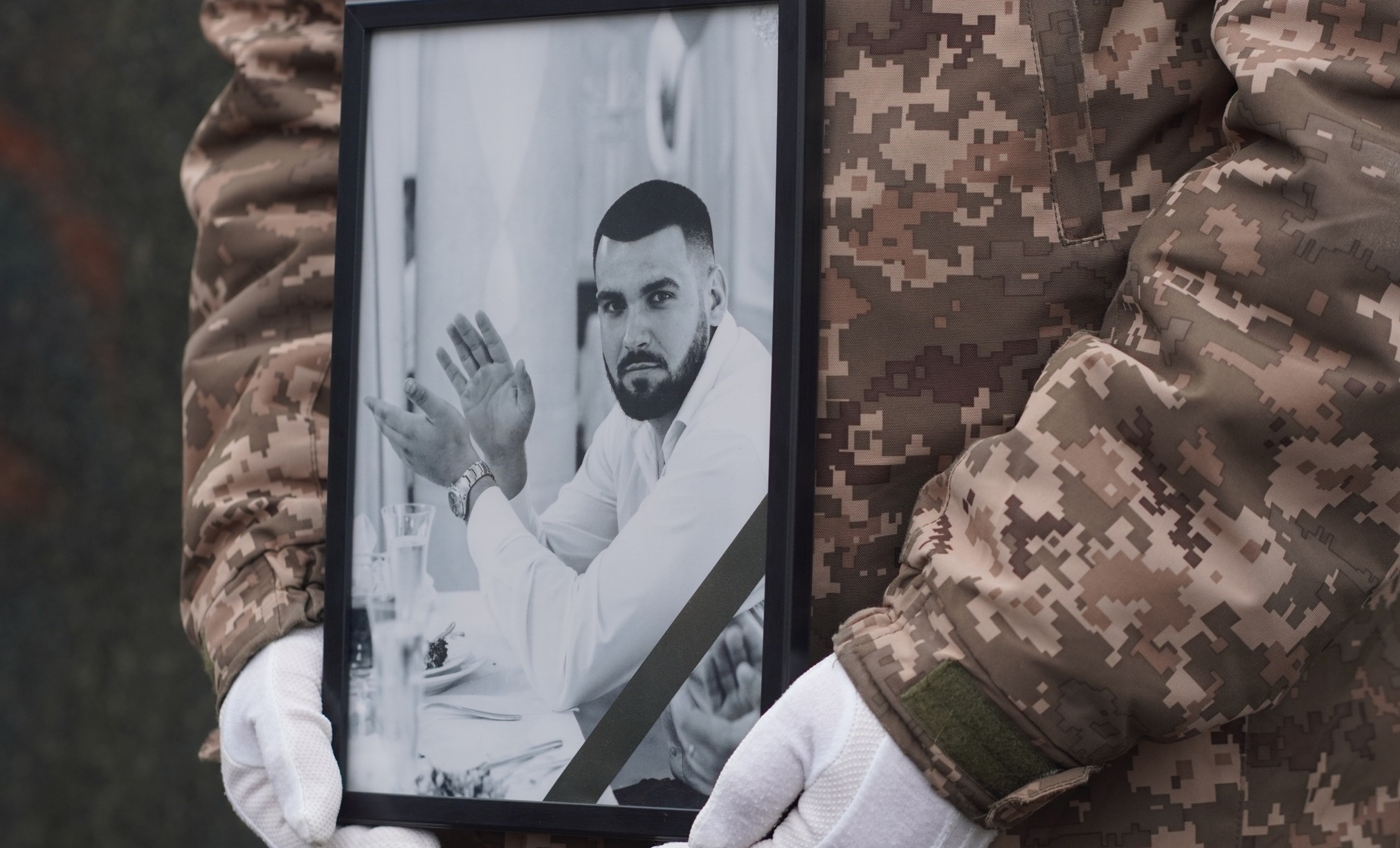 В Ужгороді попрощалися із 27-річним прикордонником Дмитром Павличем (ФОТО)