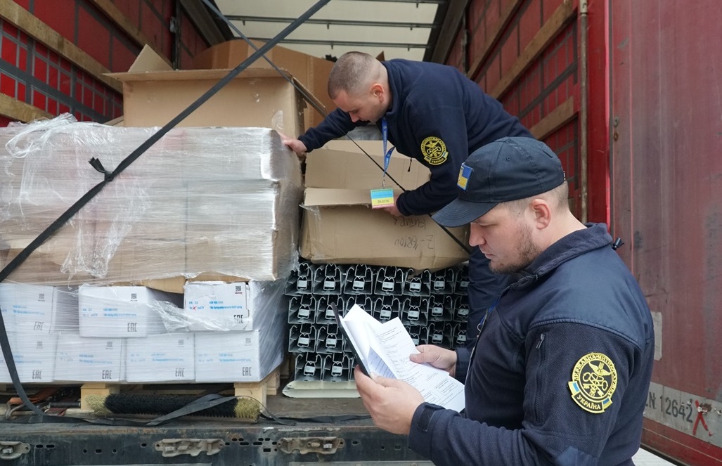 Митниця на Закарпатті виявила порушення на майже 250 млн грн за 11 місяців (ФОТО)