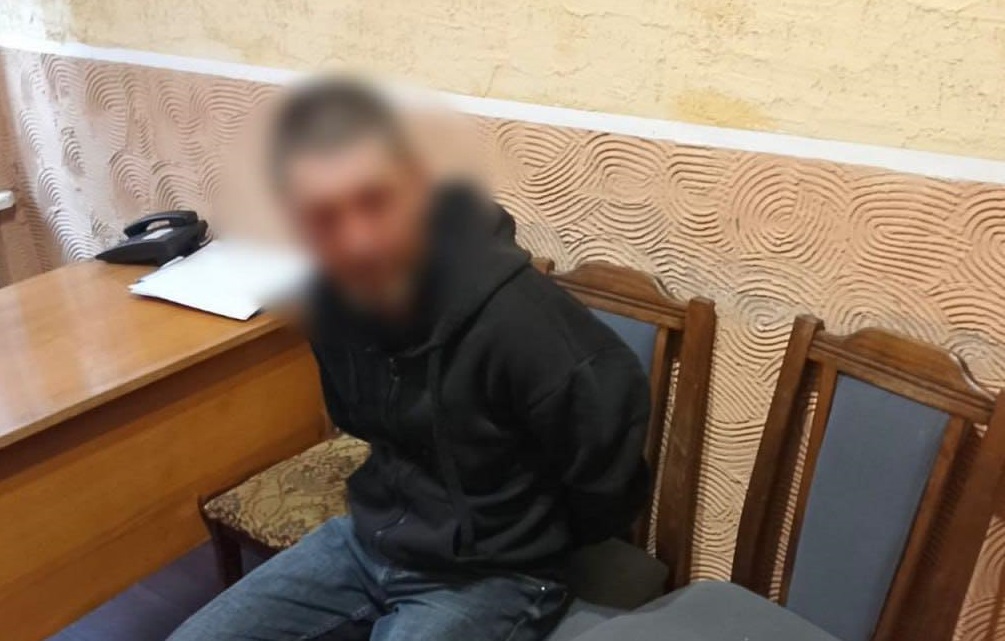 У Воловці чоловік побив дружину та напав на правоохоронців (ФОТО)