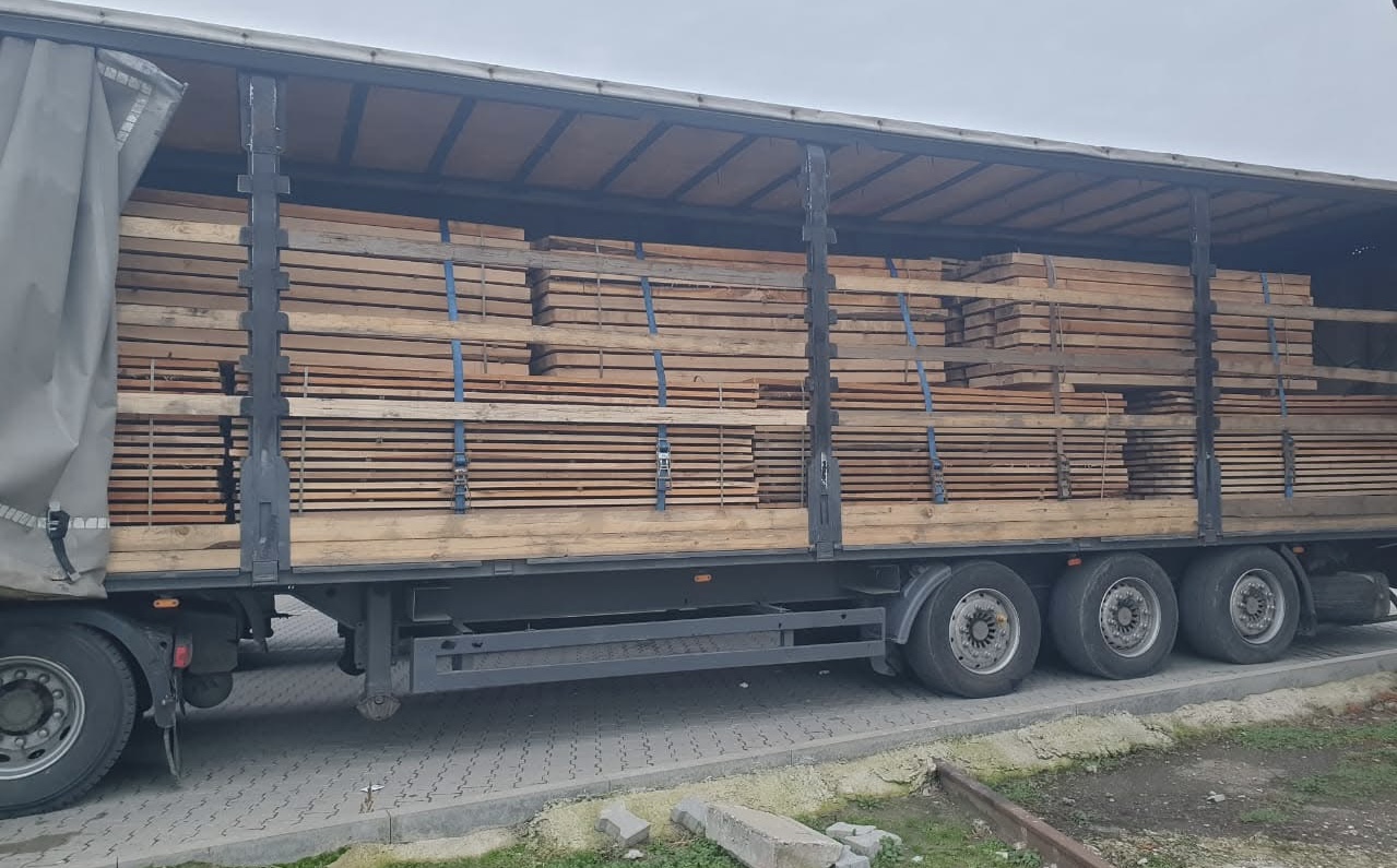 Директор мукачівського підприємства відповідатиме за спробу незаконного експорту пиломатеріалів (ФОТО)