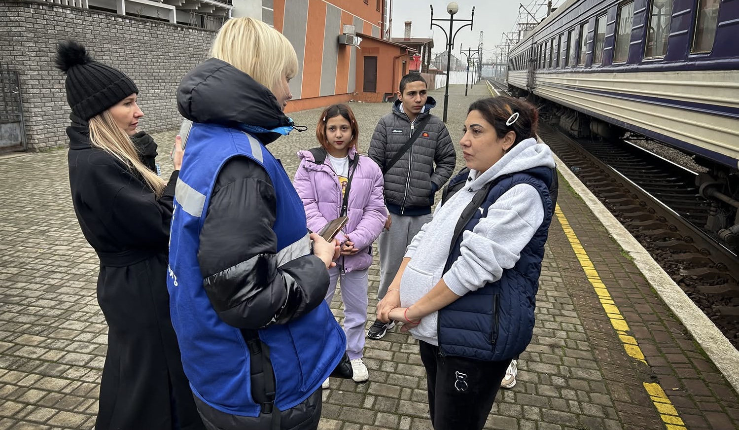У Мукачеві зустріли родину, що прибула з Дніпропетровщини (ФОТО)
