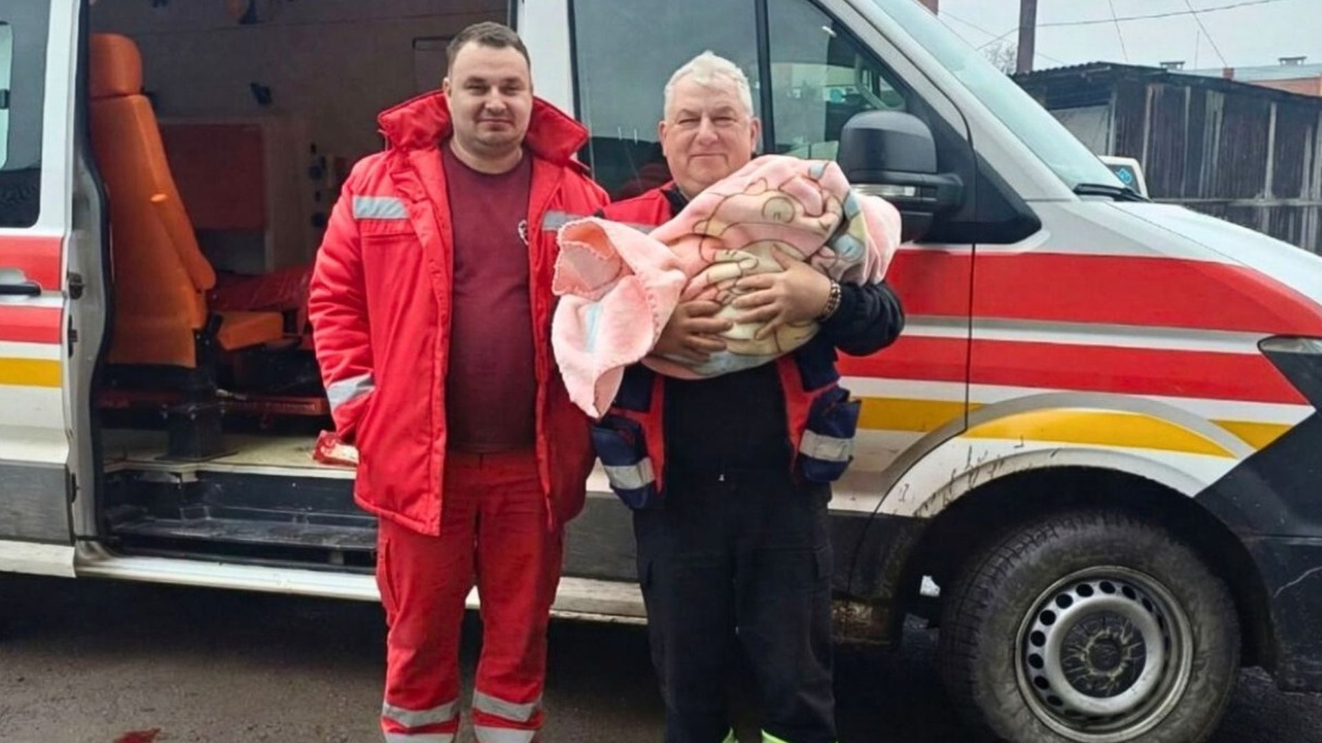 У Порошкові медики «швидкої» прийняли пологи просто в будинку (ФОТО)