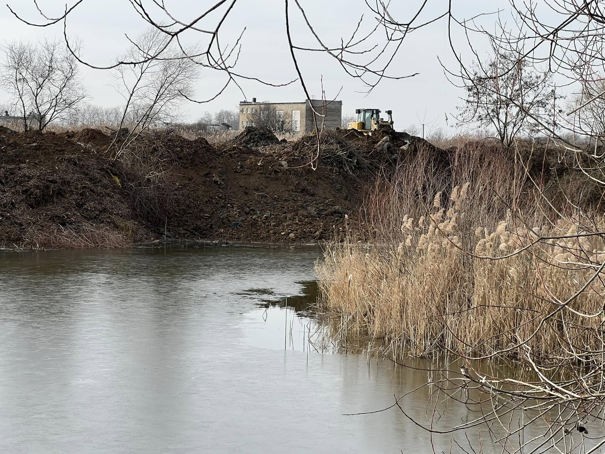 Влада Ужгорода не надавала дозволів на засипання Чорного озера, водойма має бути збережена, паспортизована і впорядкована