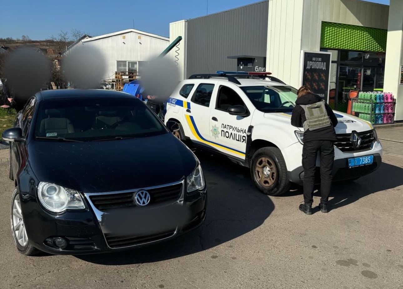 У Мукачеві патрульні виявили водійку "під кайфом", а в пасажира – наркотики (ФОТО)