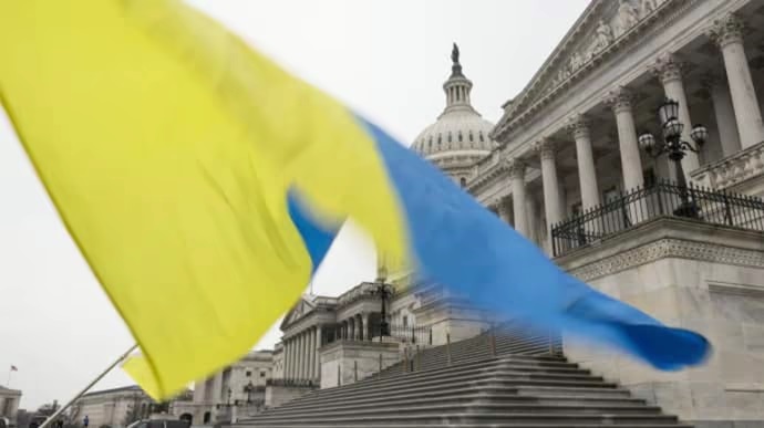 82% українців за те, щоб продовжувати боротьбу з рф навіть якщо не буде підтримки США