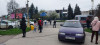 ФОТОФАКТ. В Ужгороді чоловік помер на зупинці, а авто заїхало на тротуар навпроти "зебри", когось забирала "швидка"