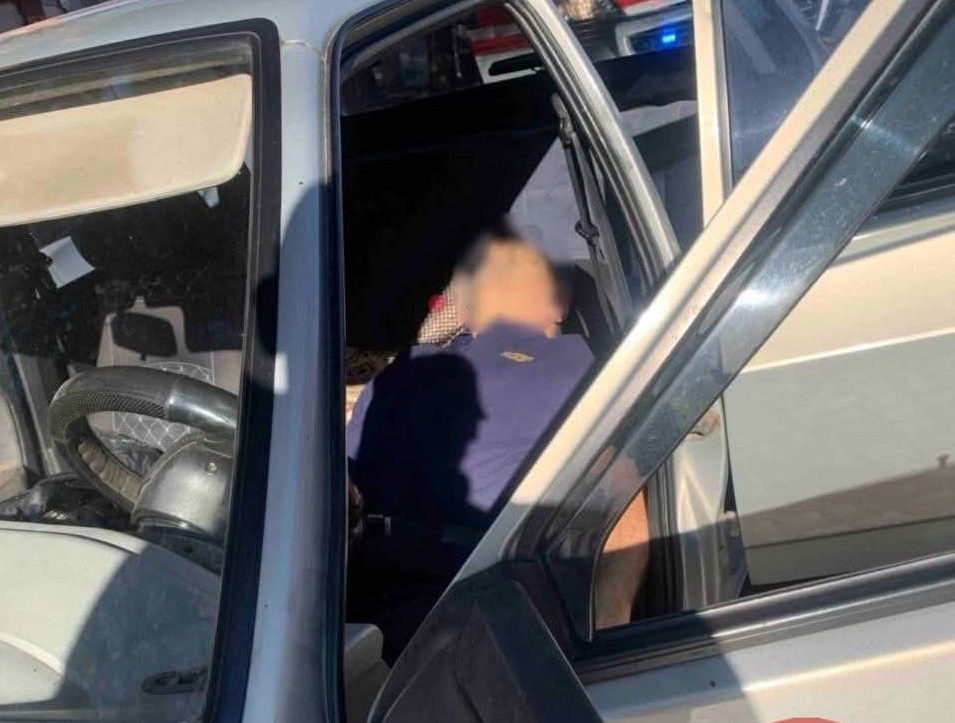 У Мукачеві водій, якому стало зле, в'їхав у припарковане авто, а потім помер у "швидкій" (ФОТО)