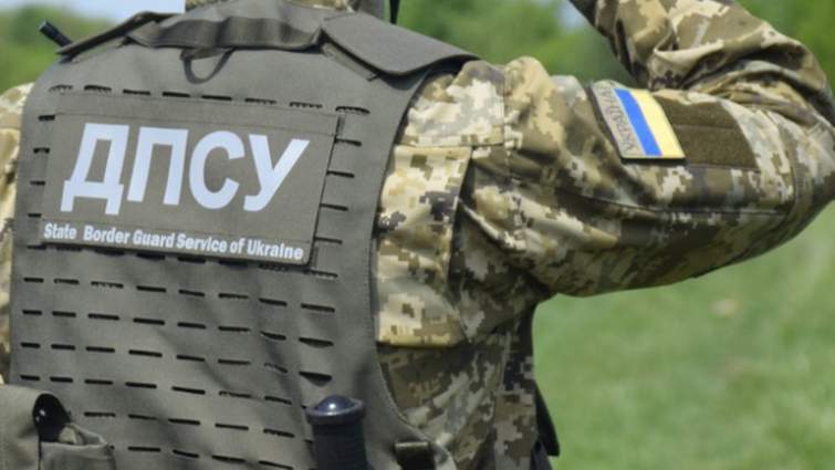 За сприяння сигаретним БпЛА-контрабандистам прикордонника, що уклав угоду з прокурором, "покарали" штрафом 85 тис. грн