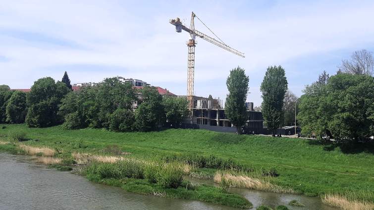 Мінкульт не погоджував будівництва 16-поверхівки у центрі Ужгорода, воно незаконне