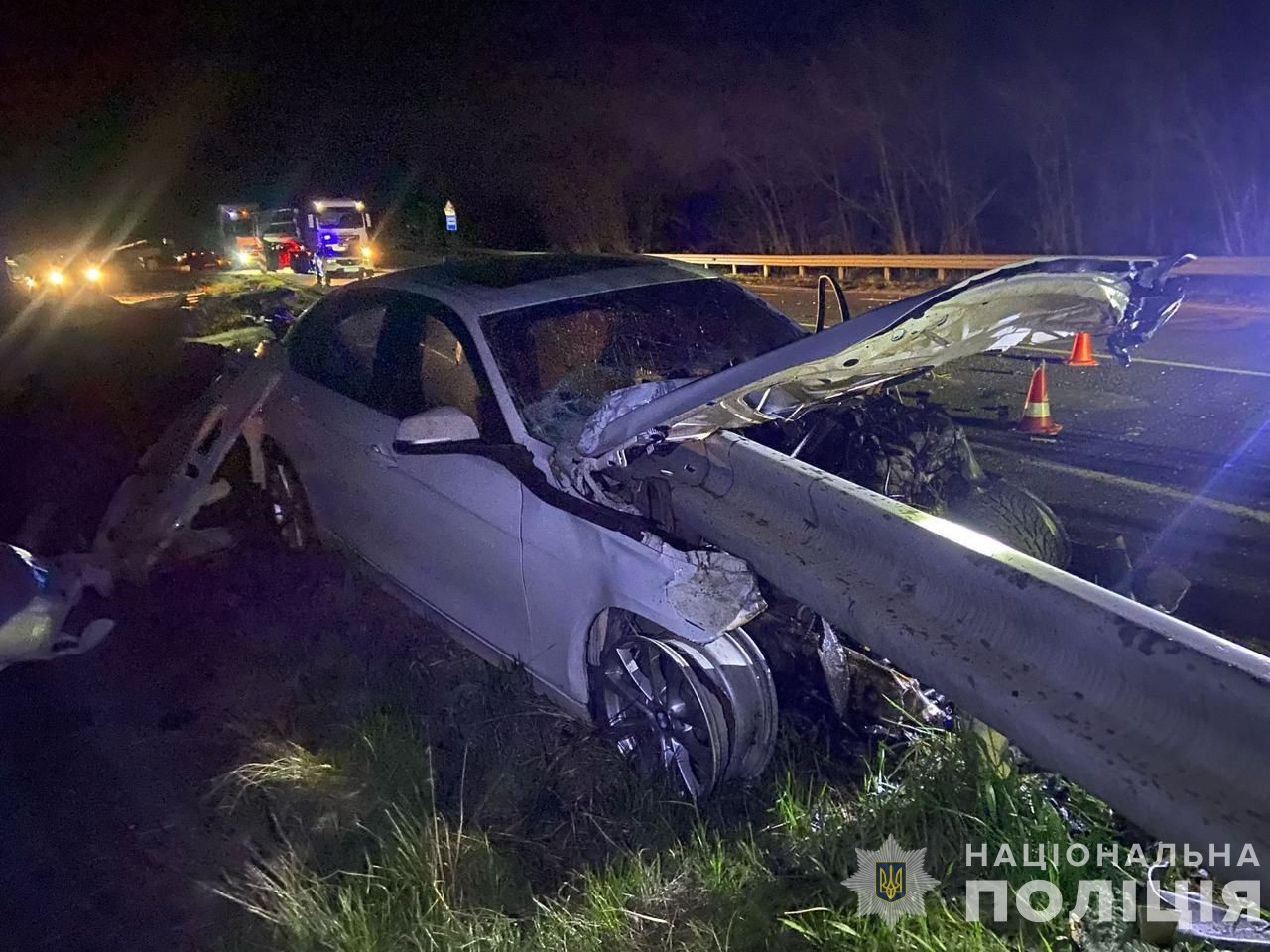 У Глибокому на Ужгородщині відбійник простромив BMW, 18-річний водій загинув (ФОТО)