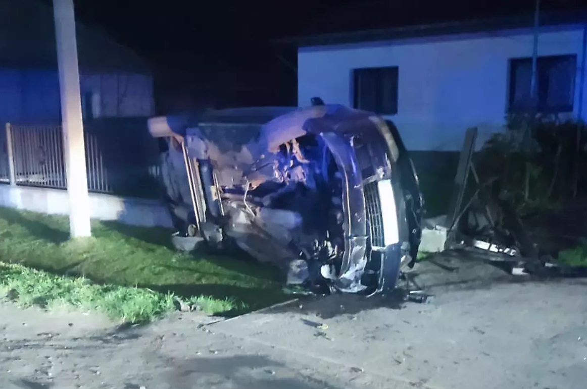 У Сваляві вночі перекинулася Audi A6, водій – загинув, пасажир – травмований (ФОТО, ВІДЕО)