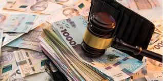 За податковий борг близько 1,5 млн грн суд на Закарпатті  тимчасово обмежив підприємця у праві виїзду за межі України