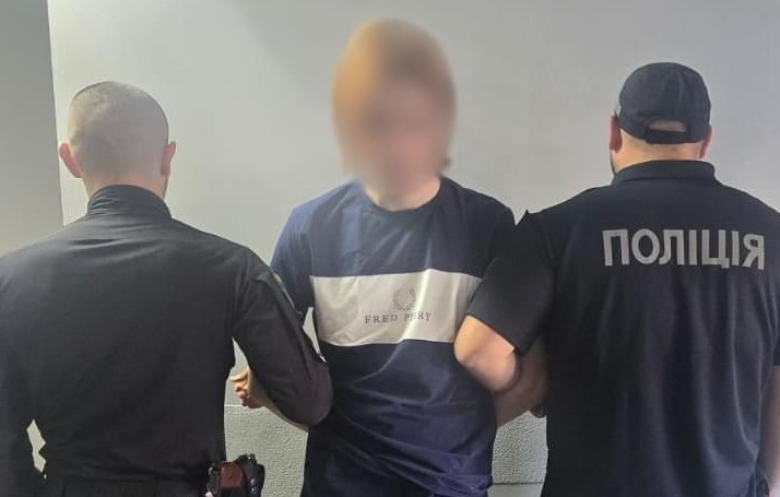 На Рахівщині затримали молодика з Запоріжжя, який заподіяв 77 ножових поранень співмешканці та намагався втекти з України
