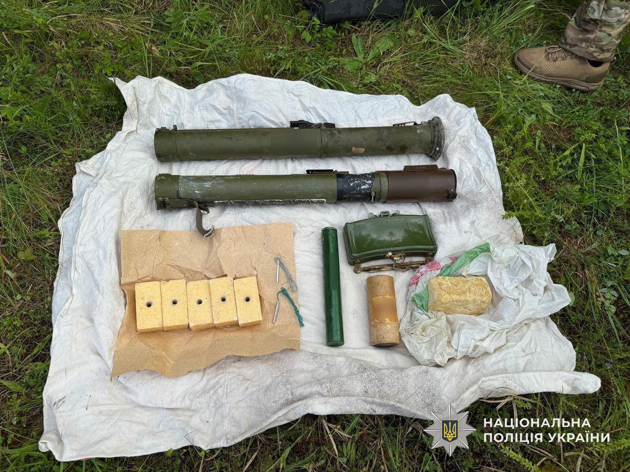 На околиці Воловця затримали торговця зброєю (ФОТО)