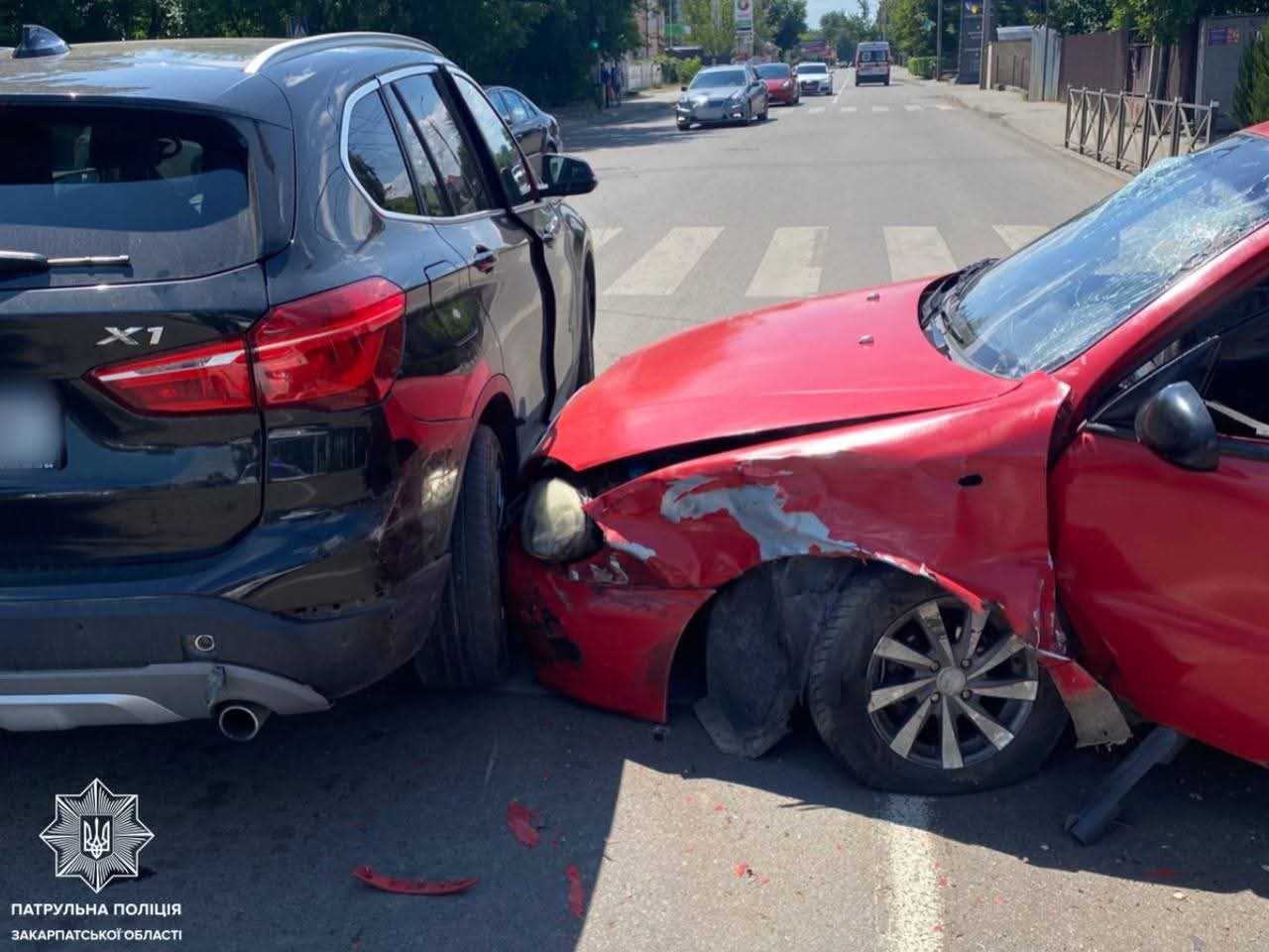 В Ужгороді п'яний водій Daewoo в'їхав в BMW (ФОТО)