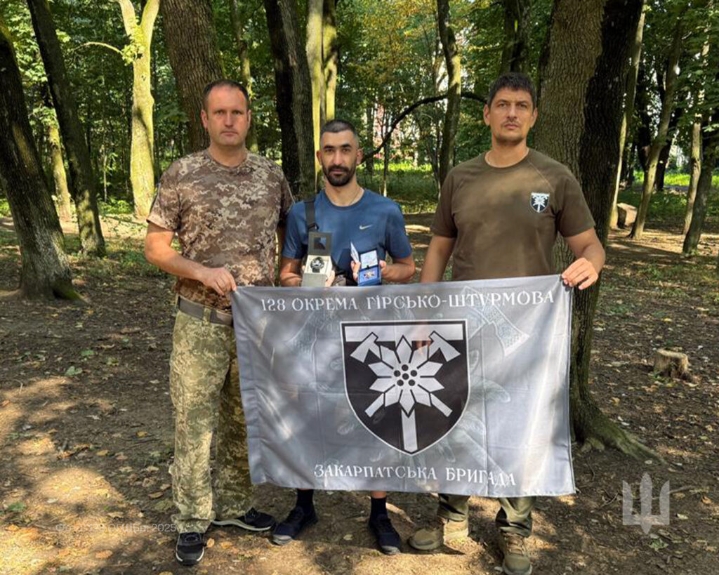 Троє закарпатських бійців, що повернулися з полону, отримали «Срібний едельвейс» (ФОТО)