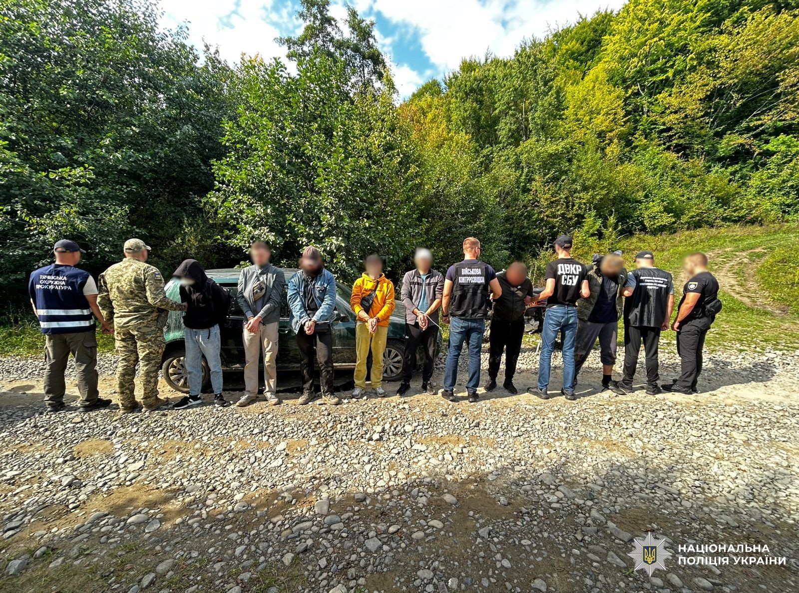 На Рахівщині затримали киянина і полтавчанина, які організували втечу чоловіків до Румунії (ФОТО)