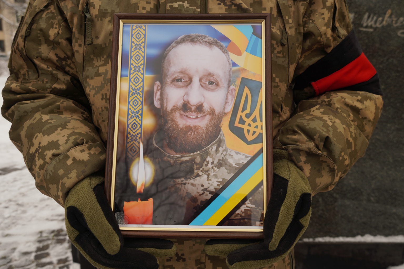 В Ужгороді попрощалися із полеглим захисником Миколою Райнишем (ФОТО)