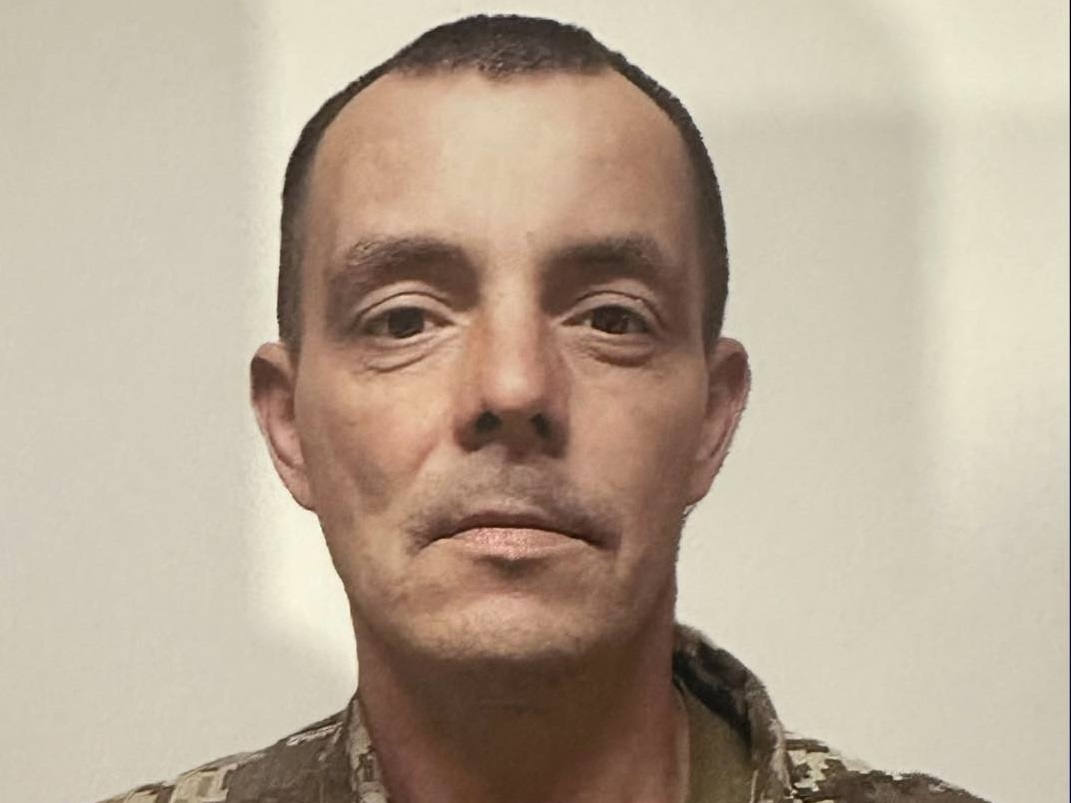 У Хустській громаді зустрічали захисника Івана Єрмаковича з Ізи, що помер у лікарні (ФОТО)