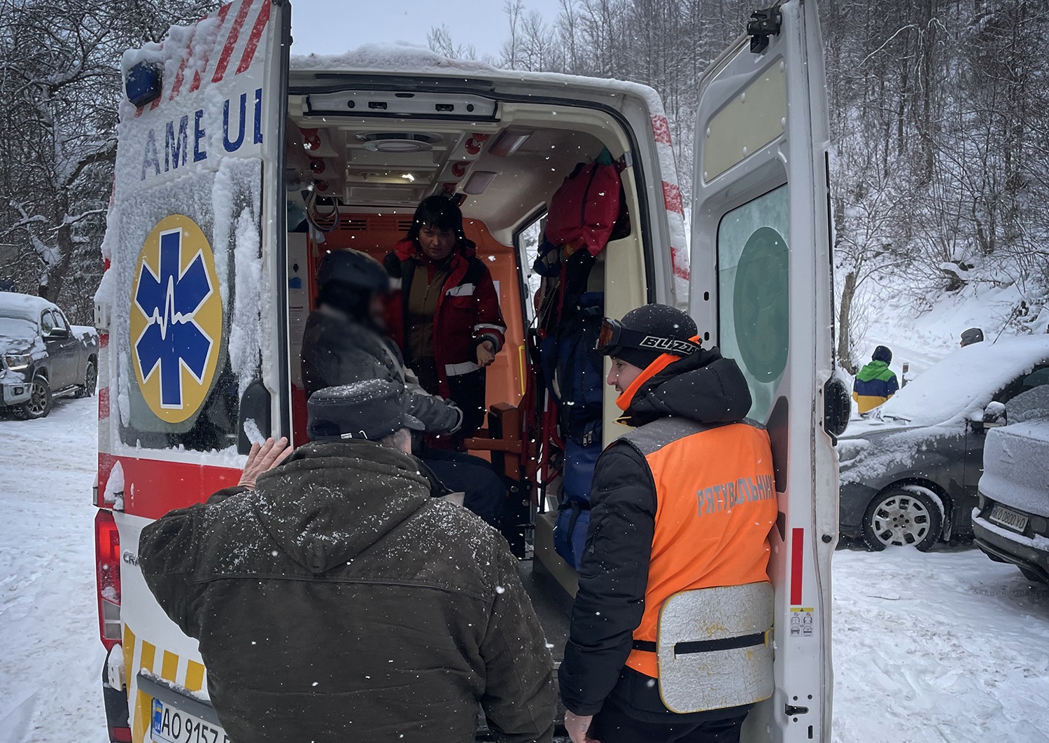 На гірськолижному курорті на Ужгородщині травмувався сноубордист (ФОТО)