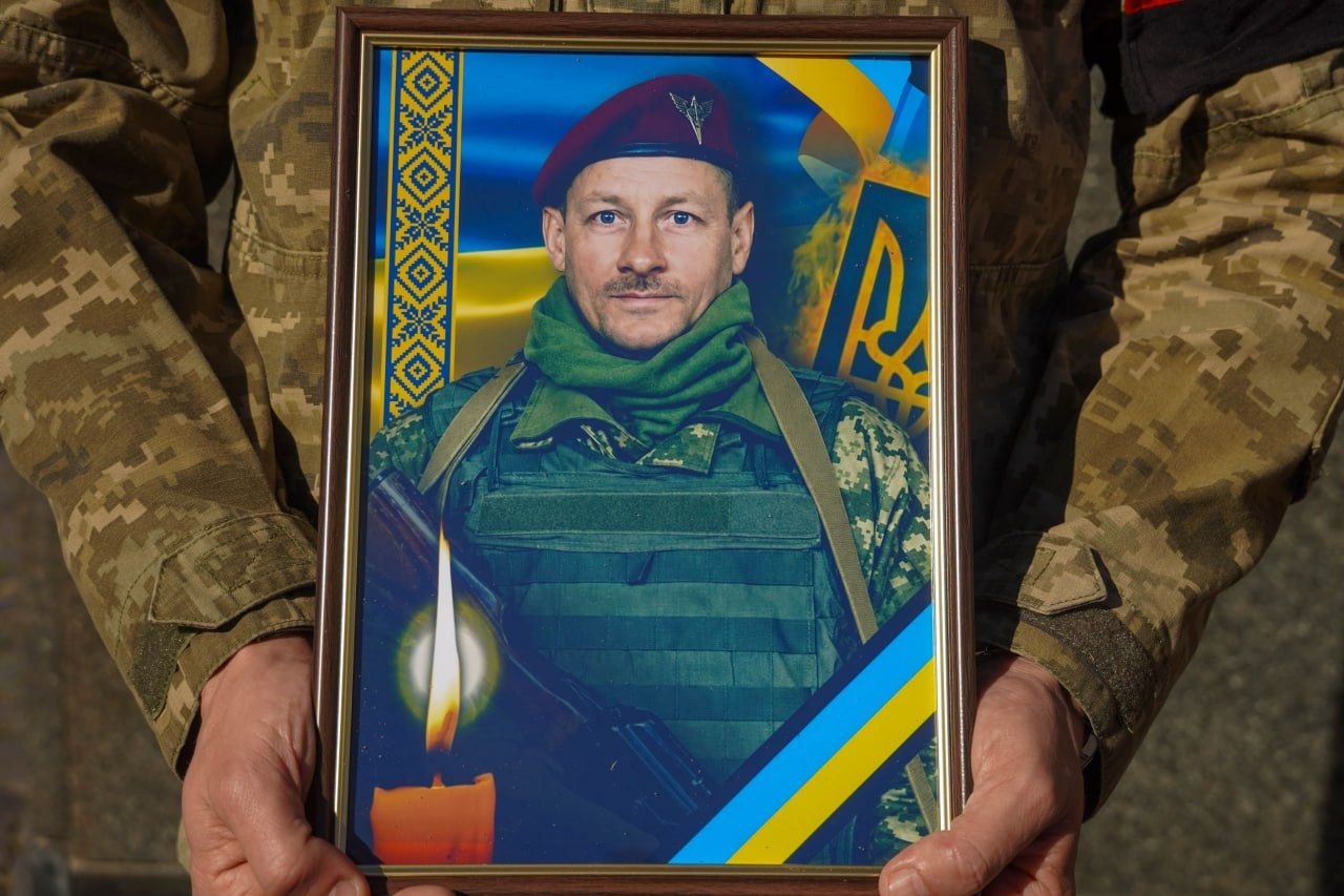 В Ужгороді попрощалися з полеглим захисником Аркадієм Шугаром, який вважався зниклим безвісти (ФОТО)