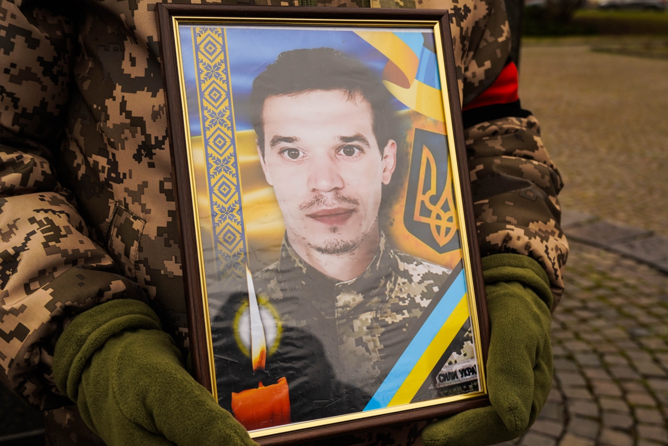 В Ужгороді попрощалися із Сергієм Жганичем, що поліг ще в жовтні 24-го (ФОТО)