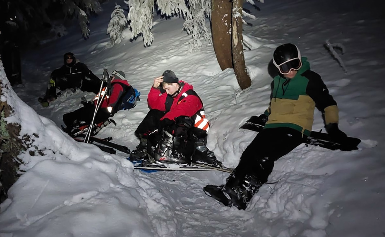 У Карпатах врятували заблукалих лижників (ФОТО)