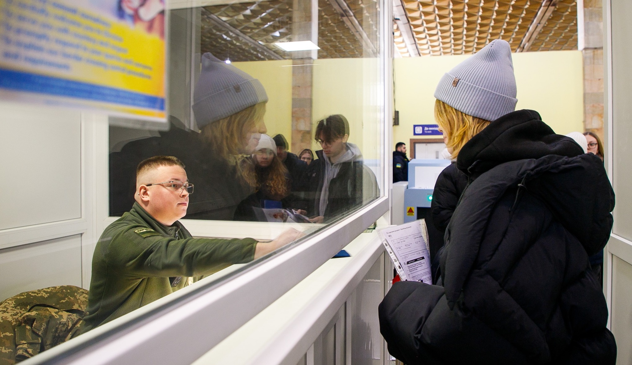 Закарпатські прикордонники затримали двох чоловіків із підробленими документами (ФОТО)