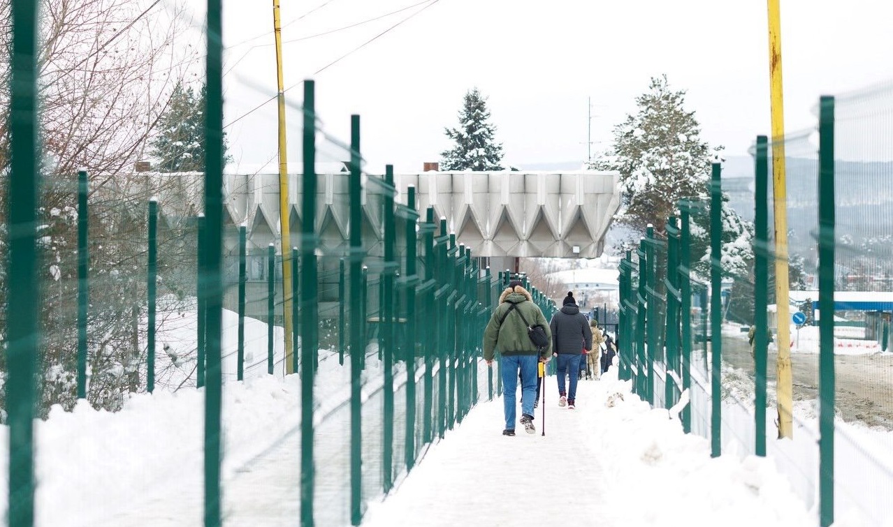 Майже 17 тисяч осіб перетнули кордон пішки через КПП «Ужгород – Вишнє Нємецьке» (ФОТО)